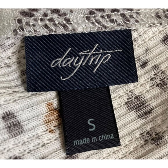 Daytrip Womens SIze Small Long Sleeve Multicolor Geometric Print Blouse Shirt - Picture 6 of 8